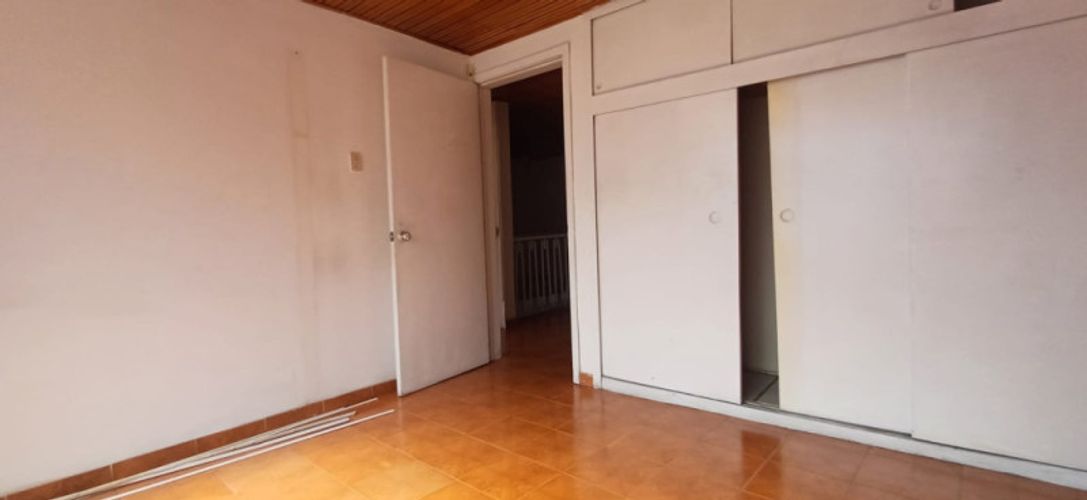 Casa de 5 alcobas en venta en Quinta Paredes, Bogotá, 240 m² · foto 14 de 21