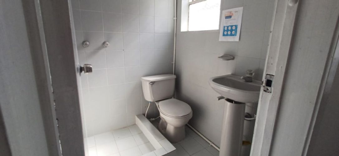 Casa de 5 alcobas en venta en Quinta Paredes, Bogotá, 240 m² · foto 17 de 21
