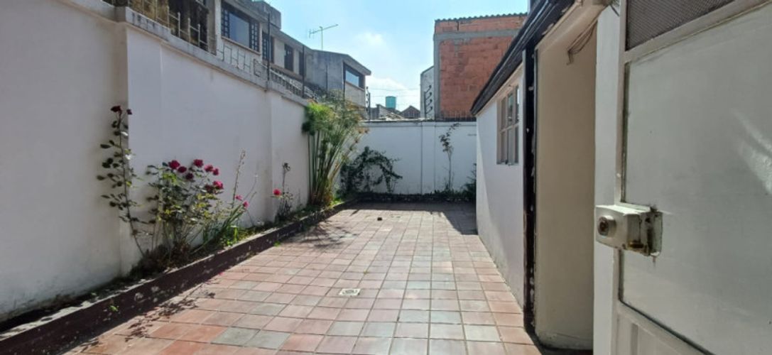 Casa de 5 alcobas en venta en Quinta Paredes, Bogotá, 240 m² · foto 21 de 21