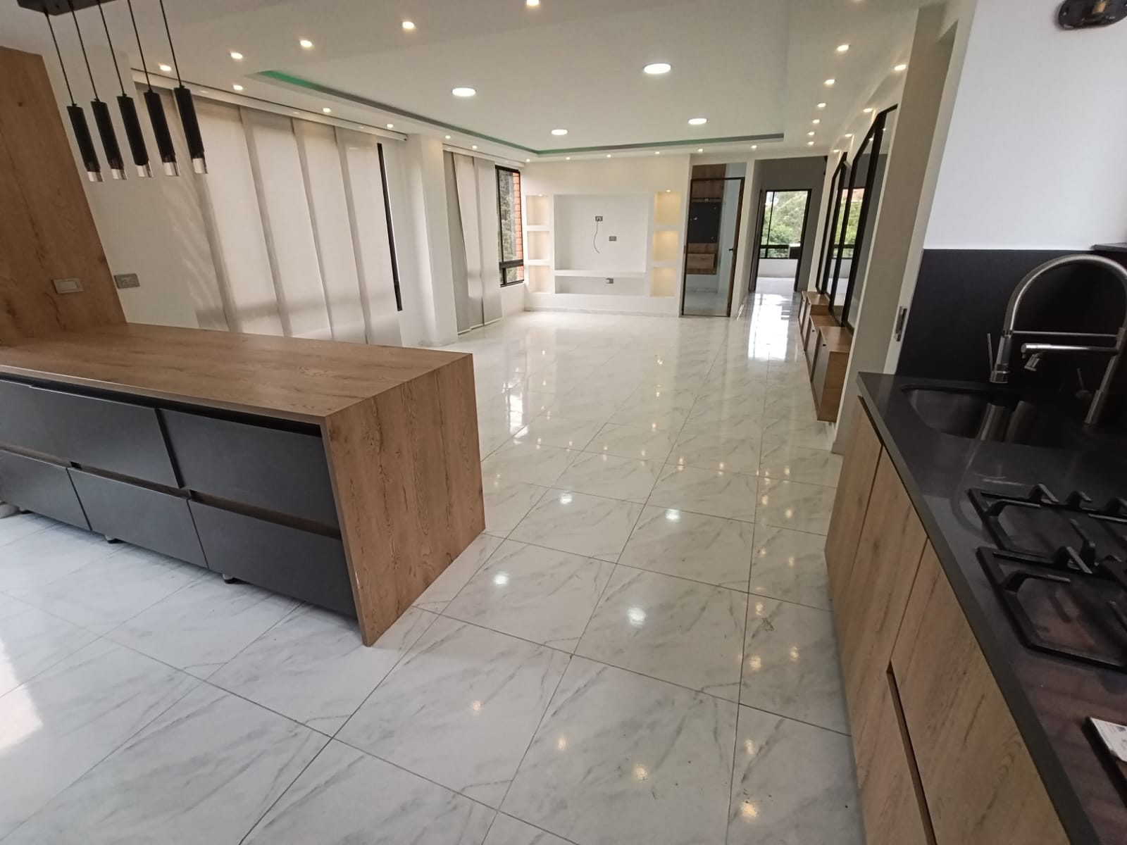 Apartamento en arriendo en Laureles, Medellín · foto 3 de 18