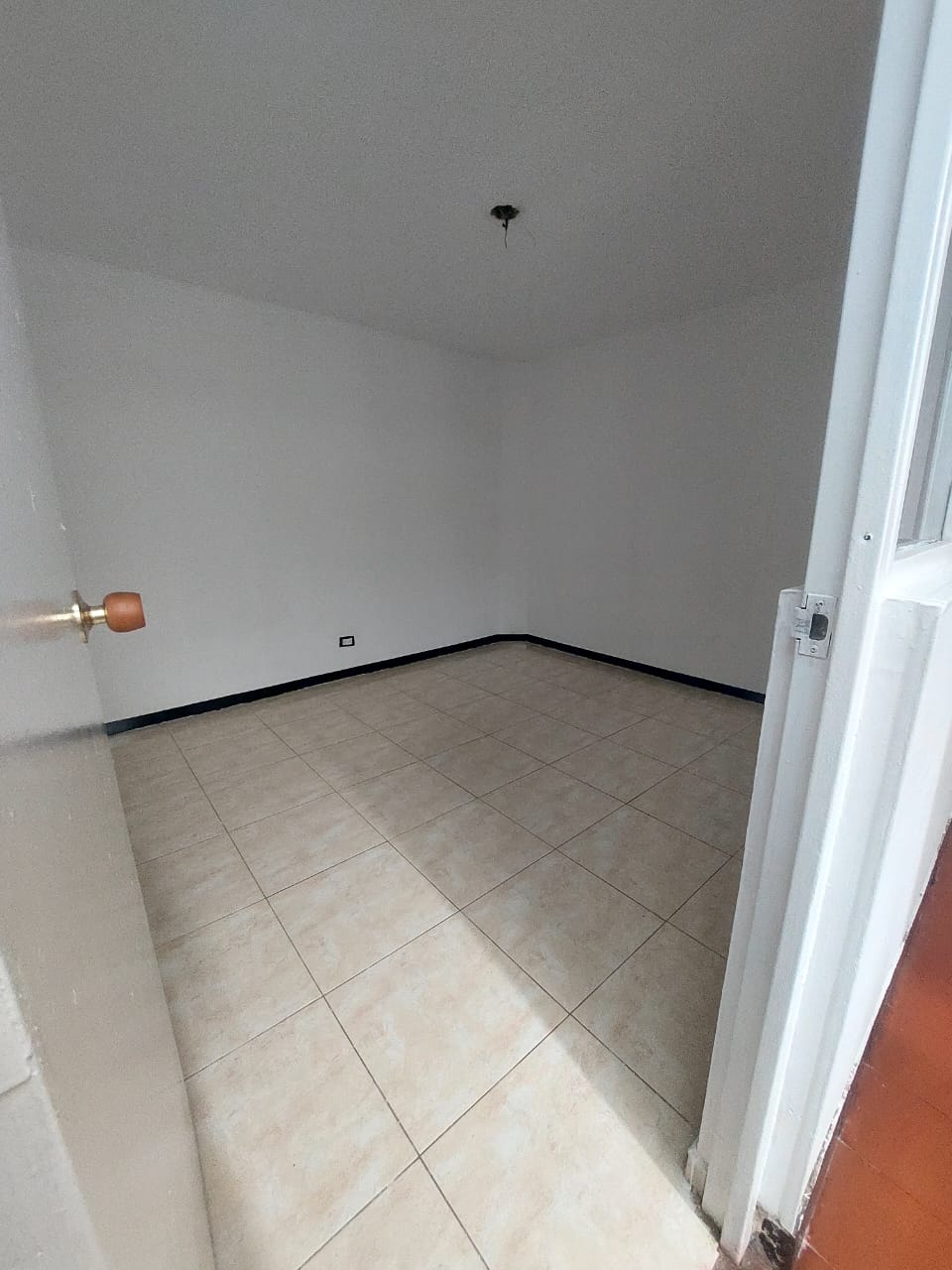 Casa en venta en La Cabana Fontibon, Bogotá · foto 8 de 17