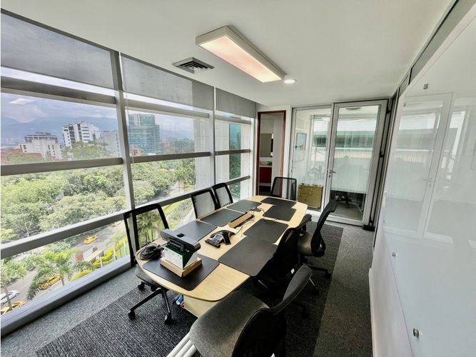 Oficina en arriendo en Milla De Oro, Medellín, 120 m² · foto 2 de 11