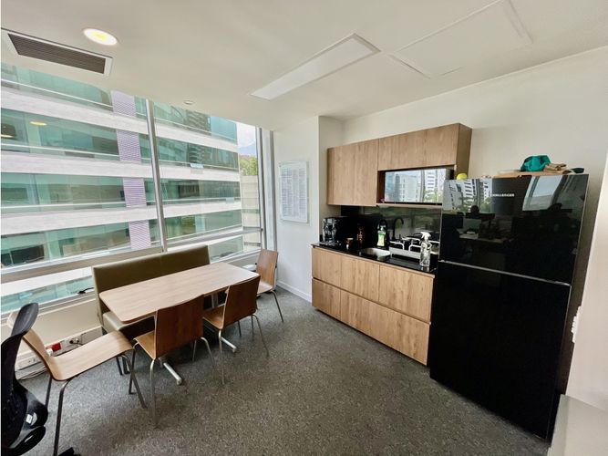 Oficina en arriendo en Milla De Oro, Medellín, 120 m² · foto 3 de 11