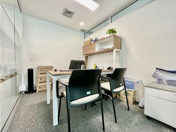 Oficina en arriendo en Milla De Oro, Medellín, 120 m² · foto 6 de 11