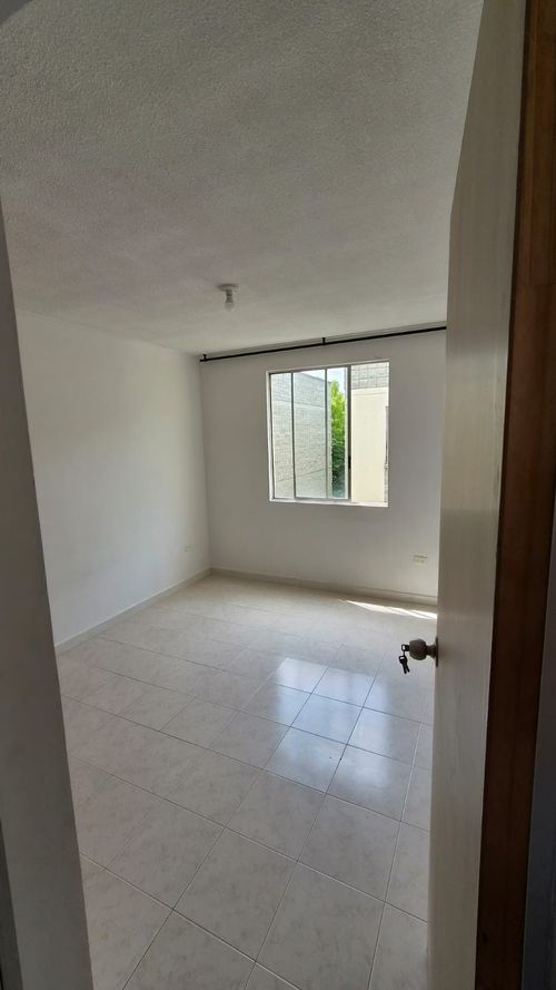 Apartamento de 3 alcobas en venta en Pampa Linda, Cali, 63 m² · foto 2 de 14