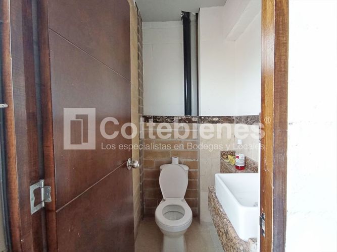 Bodega en arriendo en Trinidad, Medellín, 100 m² · foto 6 de 15