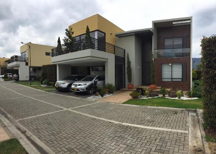 Casa de 4 alcobas en venta en Pueblo Viejo, Cota, 310 m² · foto 4 de 24