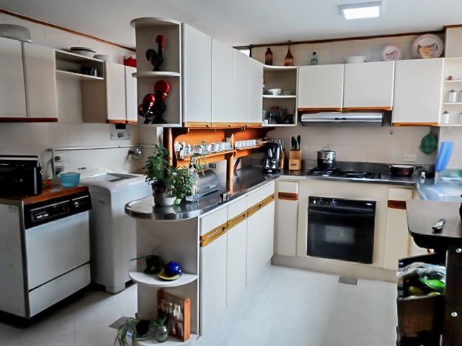 Apartamento de 3 alcobas en venta en El Poblado, Medellín, 250 m² · foto 7 de 18