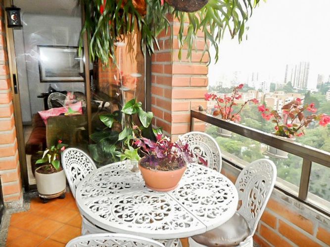 Apartamento de 3 alcobas en venta en El Poblado, Medellín, 250 m² · foto 18 de 18