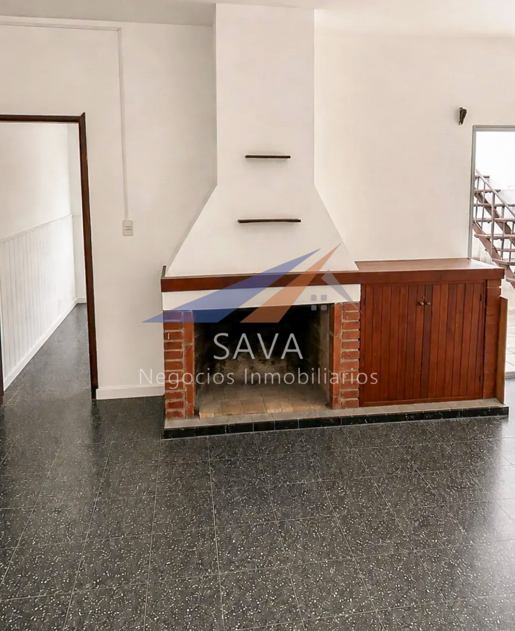 Alquiler Casa 4 Dormitorios en La Figurita! Se Aceptan Mascotas. Garage Incluido.