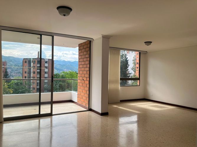 Apartamento de 3 alcobas en arriendo en El Poblado, Medellín, 110 m² · foto 2 de 18