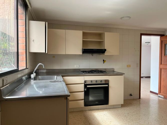 Apartamento de 3 alcobas en arriendo en El Poblado, Medellín, 110 m² · foto 5 de 18