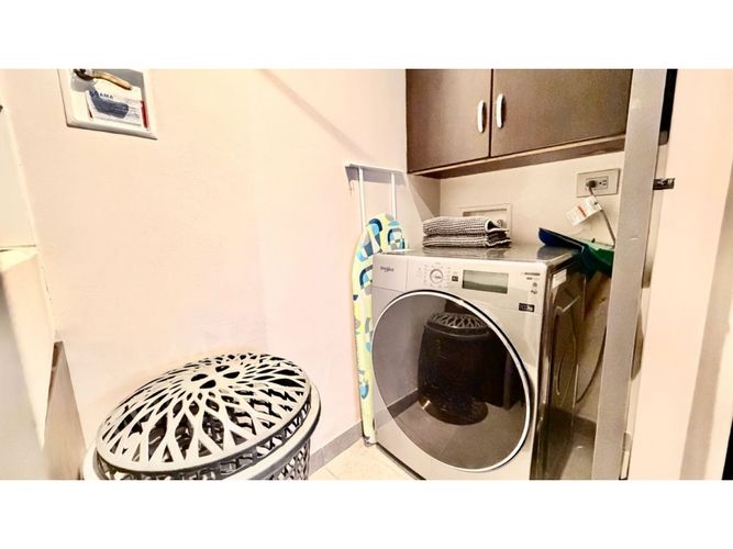 Apartamento de 1 alcoba en venta en La Florida, Medellín, 63 m² · foto 8 de 16