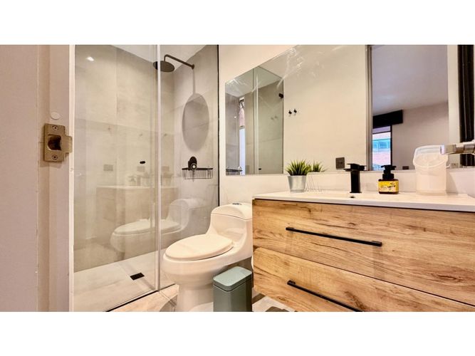 Apartamento de 1 alcoba en venta en La Florida, Medellín, 63 m² · foto 15 de 16