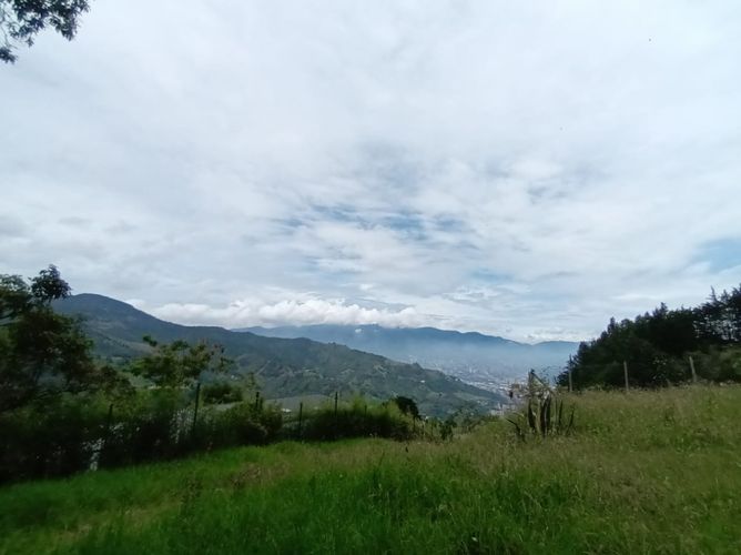 Lote en venta en Escobero, Envigado, 2257 m² · foto 9 de 23