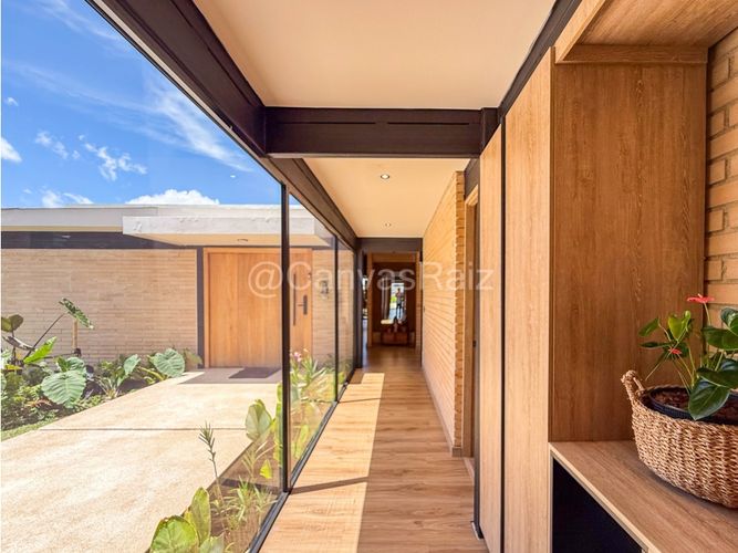 Casa de 4 alcobas en venta en Llano Grande, Rionegro, 300 m² · foto 3 de 10