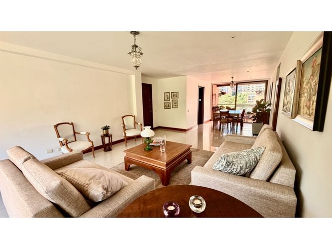 Apartamento de 3 alcobas en venta en San Lucas, Medellín, 160 m² · foto 3 de 24