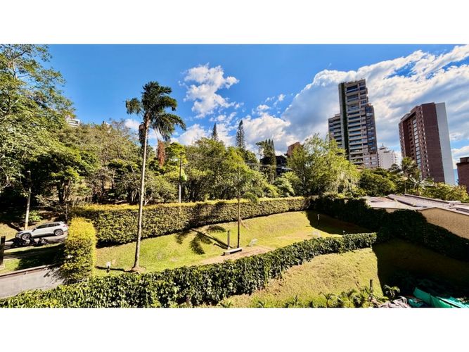 Apartamento de 3 alcobas en venta en San Lucas, Medellín, 160 m² · foto 5 de 24