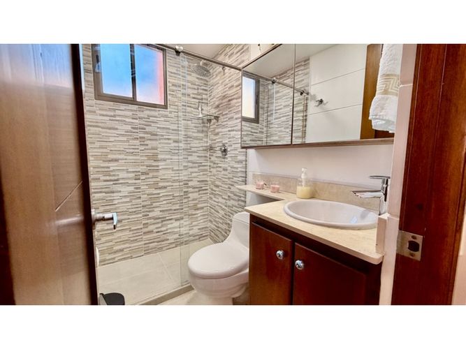 Apartamento de 3 alcobas en venta en San Lucas, Medellín, 160 m² · foto 20 de 24