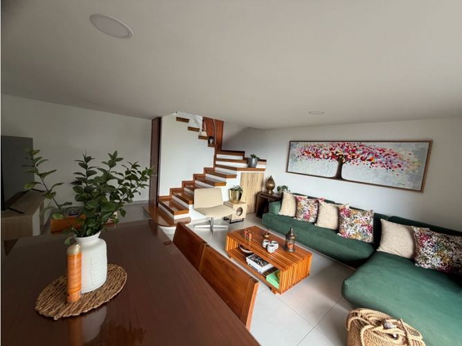 Apartamento de 2 alcobas en venta en Alejandria, Medellín, 121 m² · foto 2 de 17