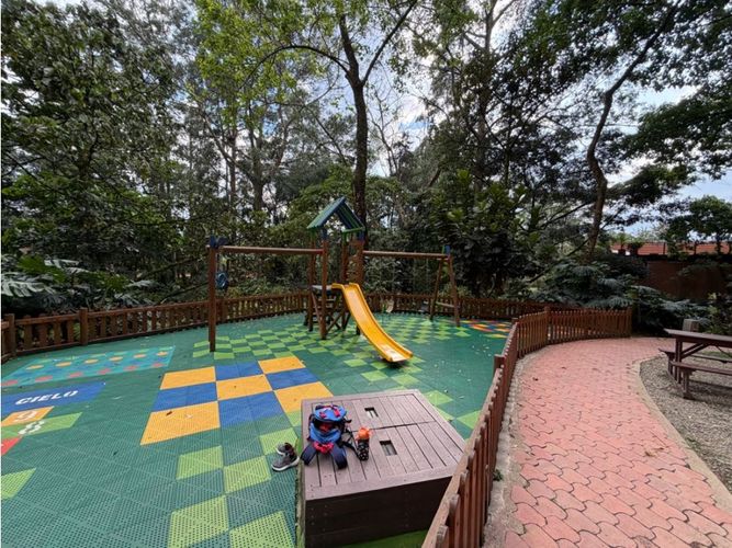 Apartamento de 2 alcobas en venta en Alejandria, Medellín, 121 m² · foto 13 de 17