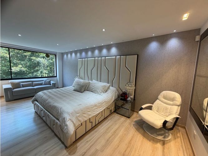 Casa de 3 alcobas en venta en Loma Del Chocho, Envigado, 224 m² · foto 7 de 14