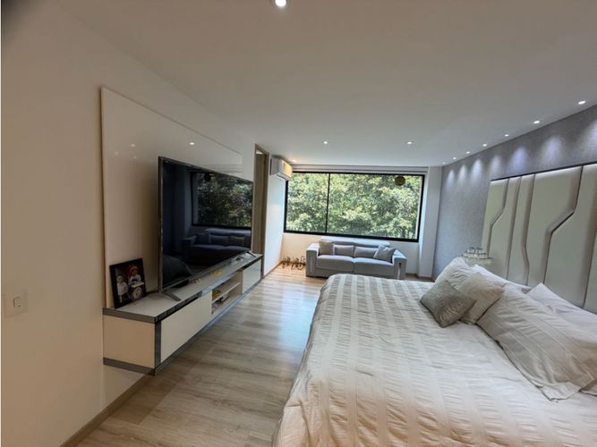 Casa de 3 alcobas en venta en Loma Del Chocho, Envigado, 224 m² · foto 8 de 14