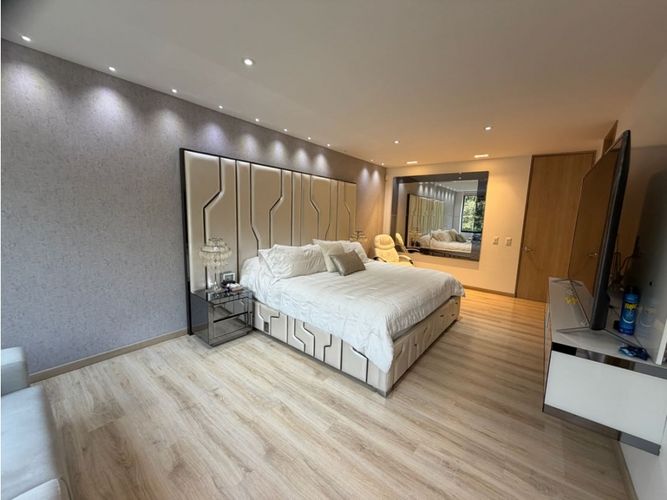Casa de 3 alcobas en venta en Loma Del Chocho, Envigado, 224 m² · foto 10 de 14