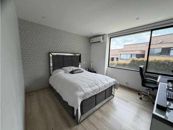 Casa de 3 alcobas en venta en Loma Del Chocho, Envigado, 224 m² · foto 13 de 14