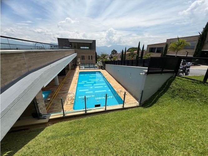 Casa de 3 alcobas en venta en Loma Del Chocho, Envigado, 224 m² · foto 14 de 14