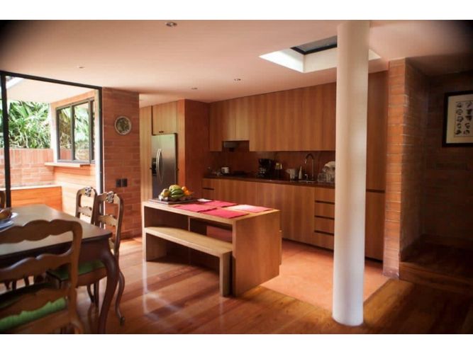 Casa de 3 alcobas en venta en Loma De Las Brujas, Envigado, 193 m² · foto 3 de 24