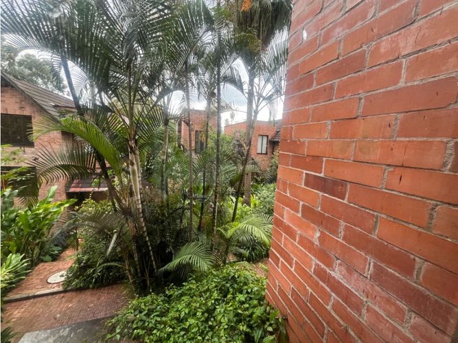 Casa de 3 alcobas en venta en Loma De Las Brujas, Envigado, 193 m² · foto 22 de 24
