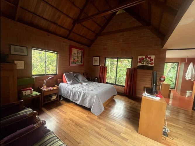 Casa de 3 alcobas en venta en Loma De Las Brujas, Envigado, 193 m² · foto 23 de 24