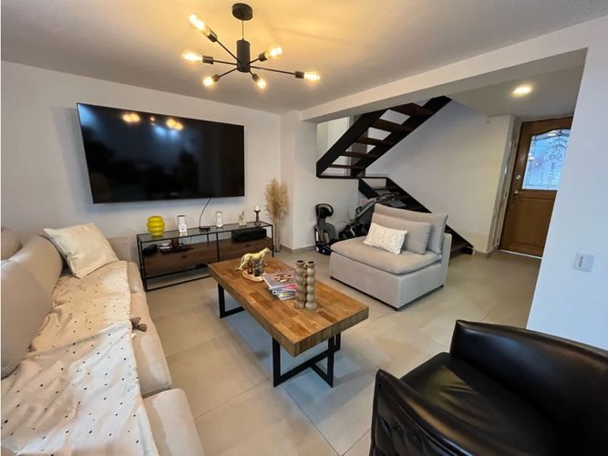 Casa de 4 alcobas en venta en San Lucas, Medellín, 194 m² · foto 4 de 20
