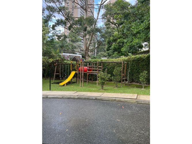 Casa de 4 alcobas en venta en San Lucas, Medellín, 194 m² · foto 19 de 20