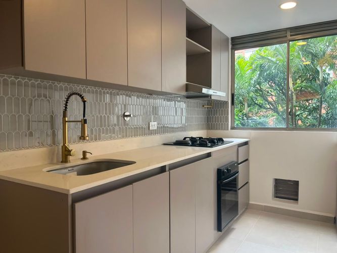 Apartamento de 3 alcobas en arriendo en El Poblado, Medellín, 75 m² · foto 6 de 16