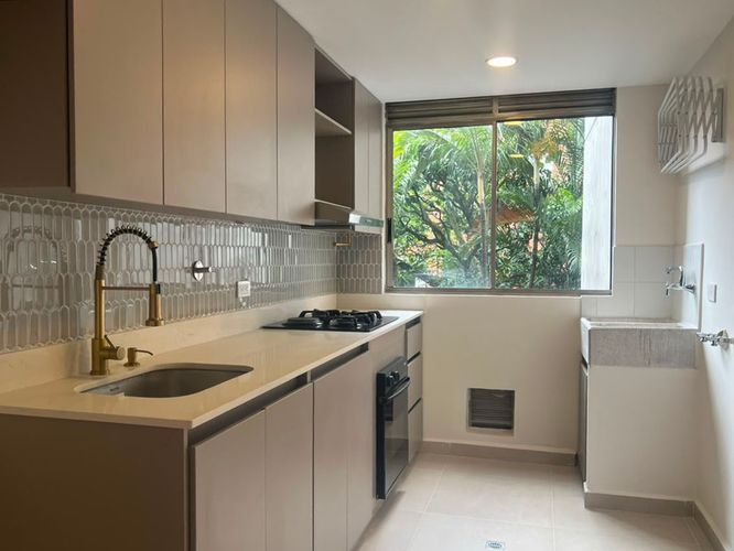 Apartamento de 3 alcobas en arriendo en El Poblado, Medellín, 75 m² · foto 4 de 16