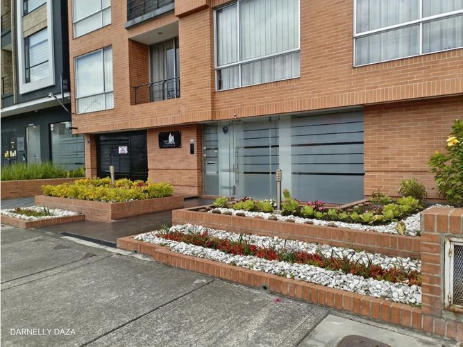 Apartamento de 3 alcobas en venta en Cedritos, Bogotá, 80 m² · foto 2 de 18