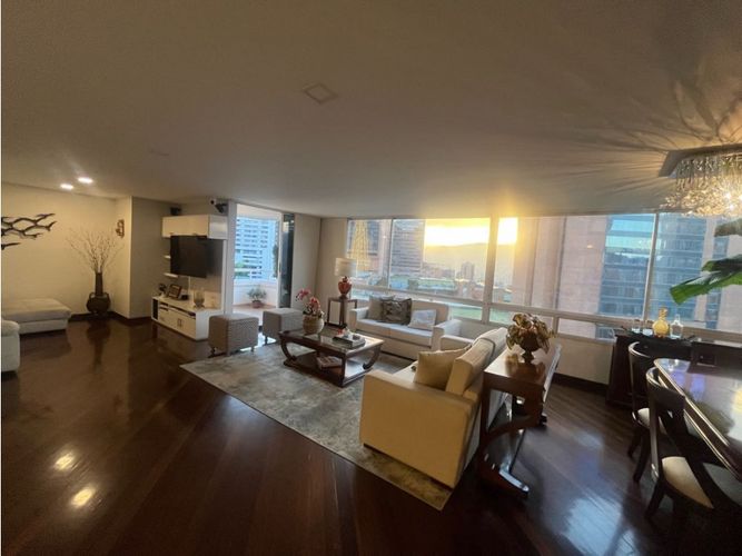 Apartamento de 3 alcobas en venta en El Tesoro, Medellín, 169 m² · foto 2 de 20