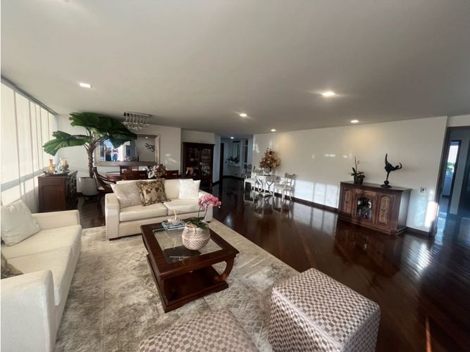 Apartamento de 3 alcobas en venta en El Tesoro, Medellín, 169 m² · foto 6 de 20