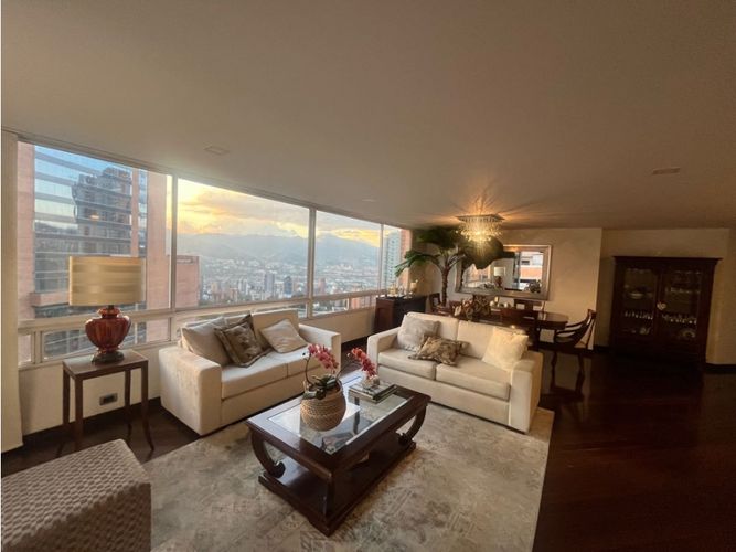 Apartamento de 3 alcobas en venta en El Tesoro, Medellín, 169 m² · foto 9 de 20
