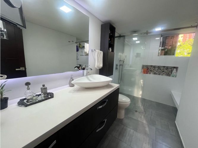 Apartamento de 3 alcobas en venta en El Tesoro, Medellín, 169 m² · foto 12 de 20