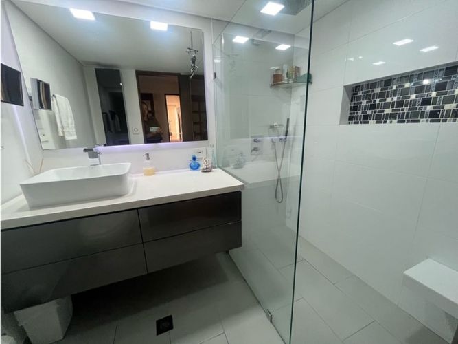 Apartamento de 3 alcobas en venta en El Tesoro, Medellín, 169 m² · foto 16 de 20