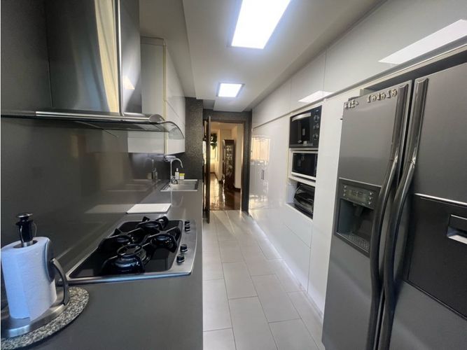 Apartamento de 3 alcobas en venta en El Tesoro, Medellín, 169 m² · foto 18 de 20