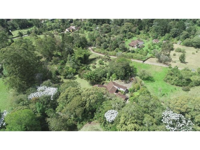 Casa de 4 alcobas en venta en El Porvenir, Rionegro, 394 m² · foto 2 de 24