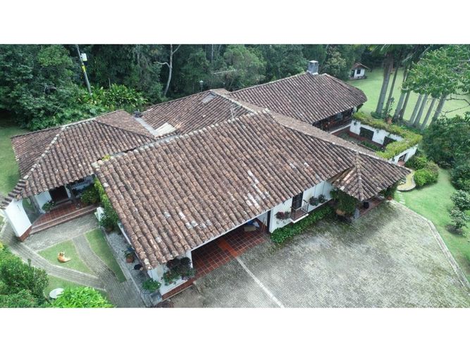 Casa de 4 alcobas en venta en El Porvenir, Rionegro, 394 m² · foto 4 de 24