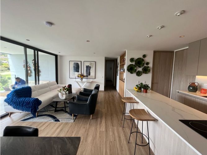 Apartamento de 2 alcobas en venta en El Porvenir, Rionegro, 128 m² · foto 2 de 17