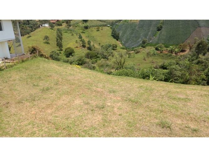 Lote en venta en La Industrial, Marinilla, 3560 m² · foto 2 de 9