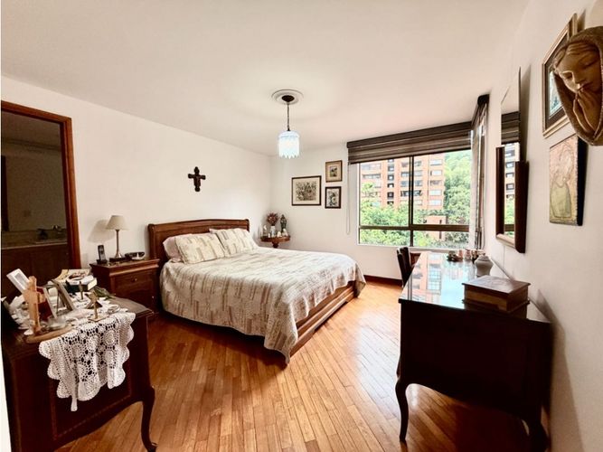 Apartamento de 3 alcobas en venta en El Tesoro, Medellín, 139 m² · foto 9 de 20