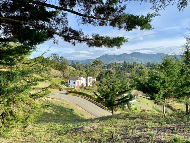 Lote en venta en La Ceja, 3205 m² · foto 2 de 7